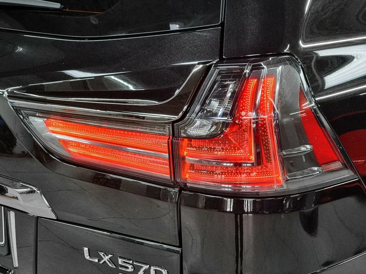 Lexus LX