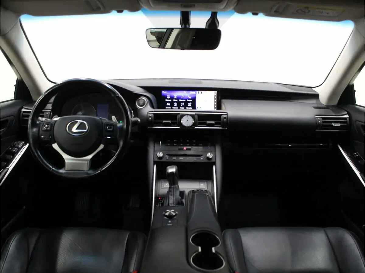 Lexus IS