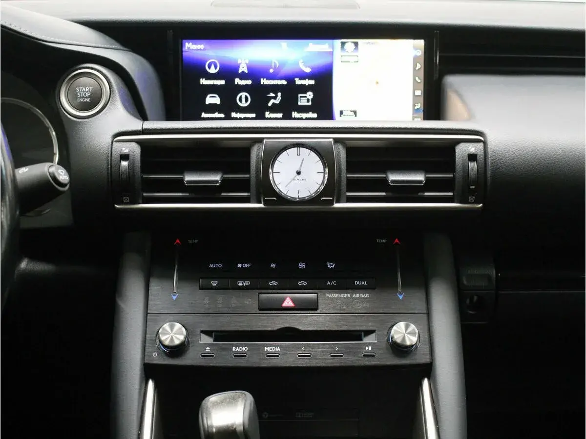 Lexus IS