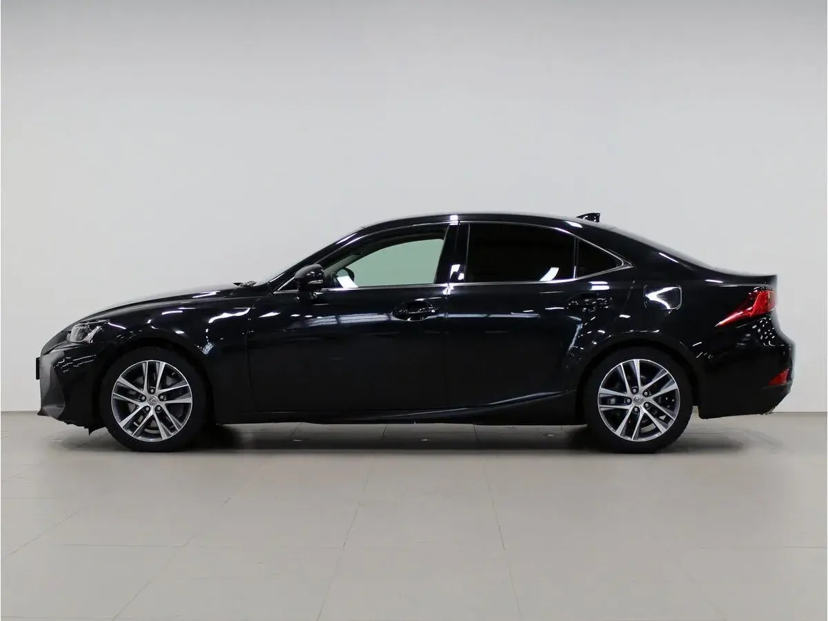 Lexus IS