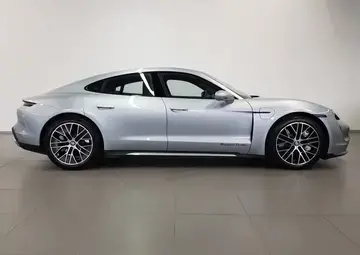 Porsche Taycan Вид 3