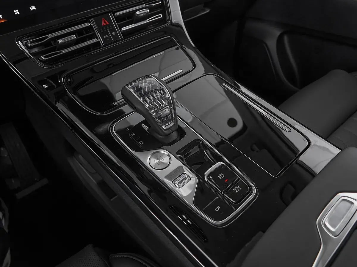 GAC M8