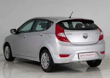 Hyundai Solaris Вид 4