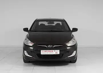 Hyundai Solaris Вид 2