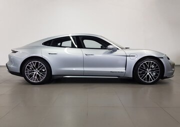 Porsche Taycan Вид 3