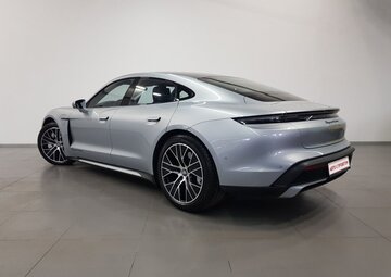 Porsche Taycan Вид 4