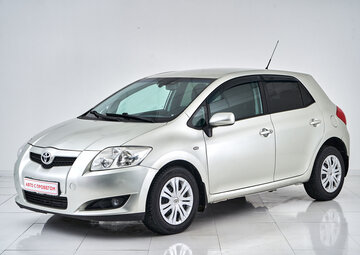 Toyota Auris Вид 1