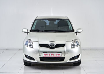 Toyota Auris Вид 2