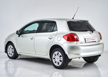 Toyota Auris Вид 4