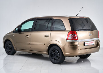 Opel Zafira Вид 4