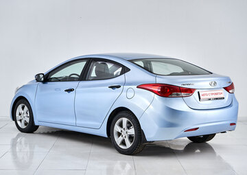 Hyundai Avante Вид 4