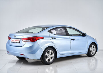 Hyundai Avante Вид 5