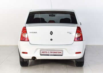 Renault Logan Вид 4