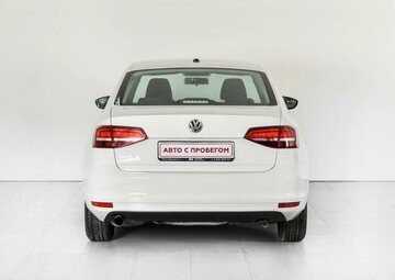 Volkswagen Jetta Вид 4