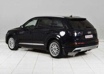 Audi Q7 Вид 2