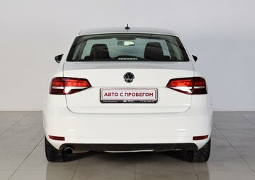Volkswagen Jetta Вид 4
